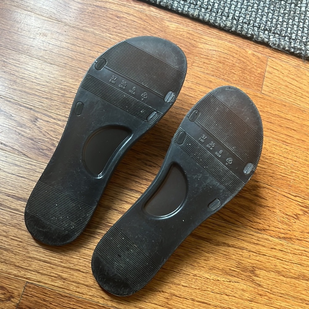 Beach sandals - Picture 2 of 3